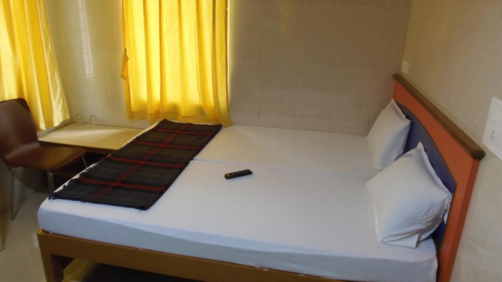 Kvr Deluxe Residency Villa Tirupati Bilik gambar